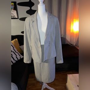 Calvin Klein 2 piece suit skirt set